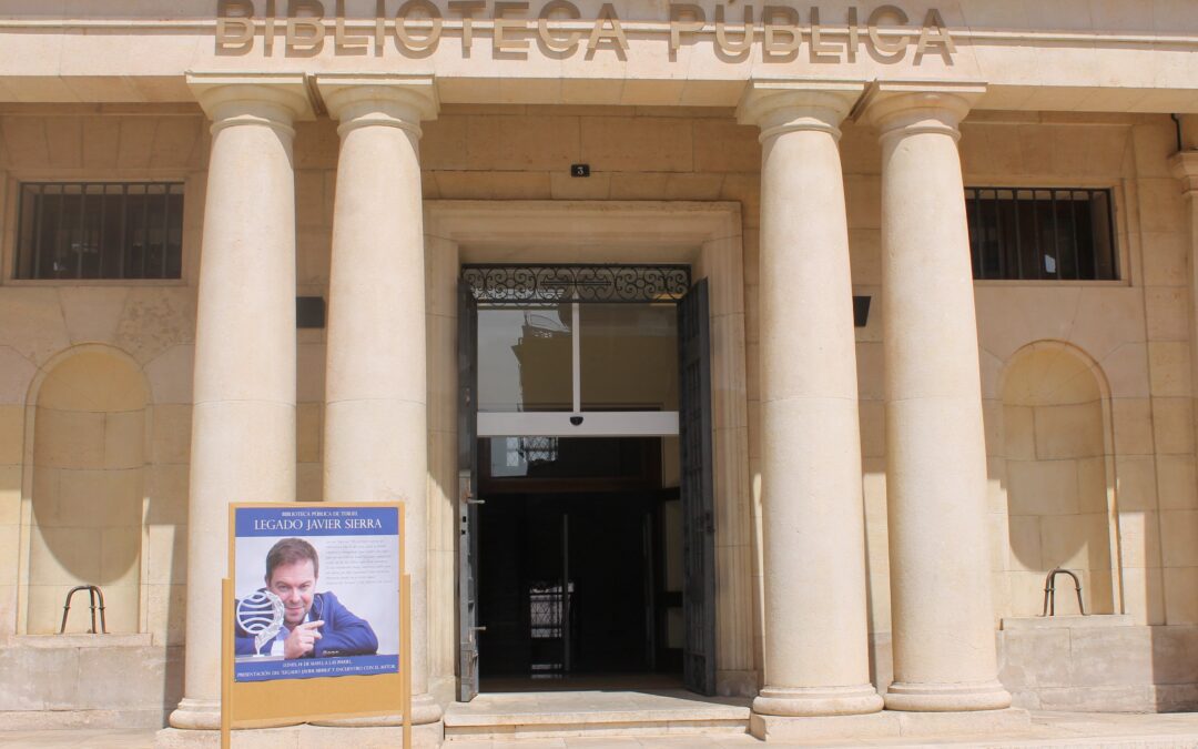 Javier Sierra da nombre desde hoy a la Biblioteca de Teruel