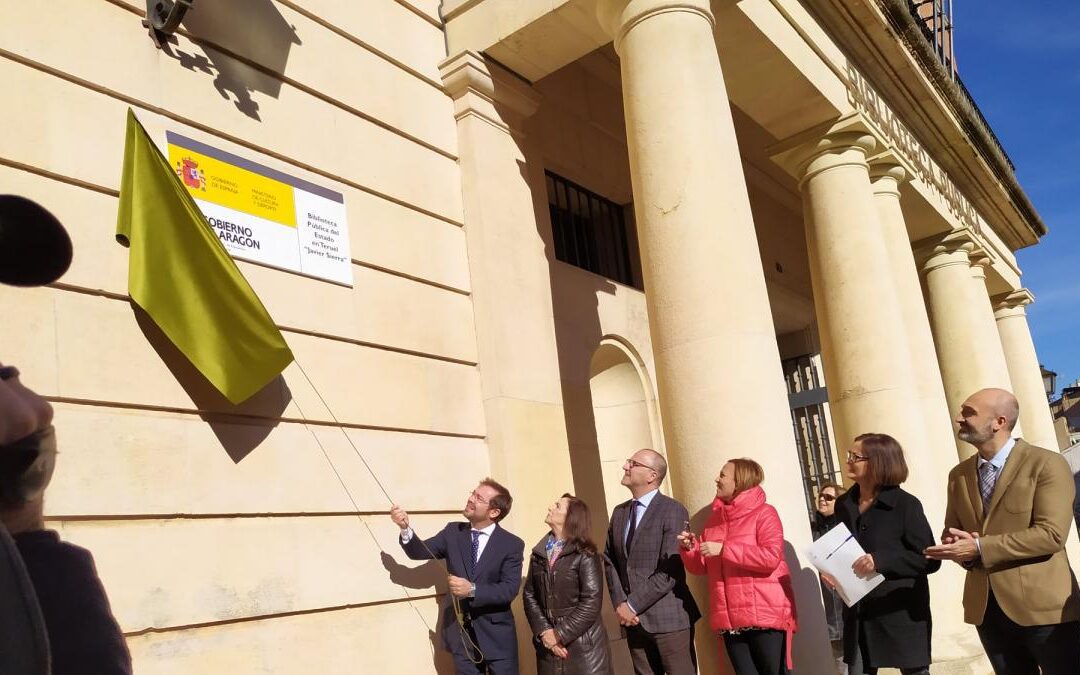 Javier Sierra ya da nombre a la Biblioteca Pública de Teruel